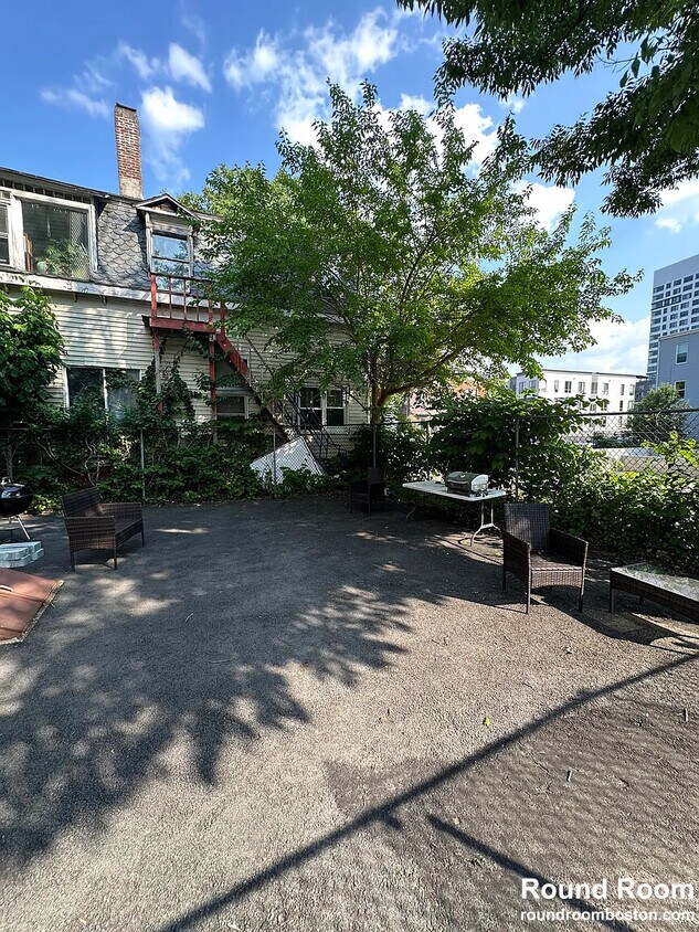 Foto principal - 384 Washington St