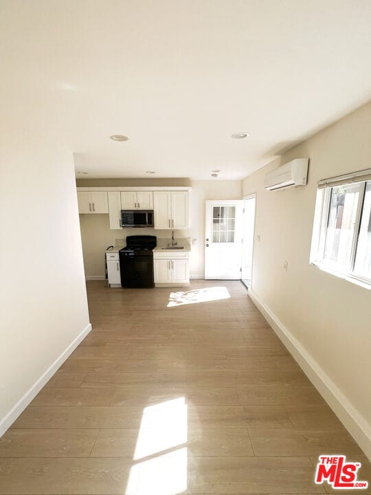 Foto del edificio - 10320 Mather Ave