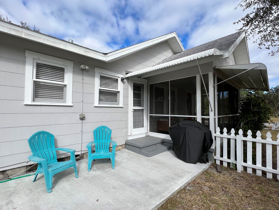 2415 Beach Blvd S, Gulfport, FL 33707 Townhome Rentals in Gulfport FL