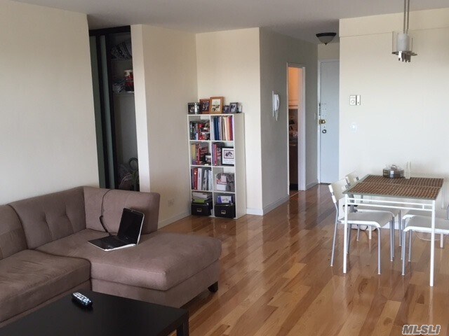 Foto del edificio - 17-85-85 215th St