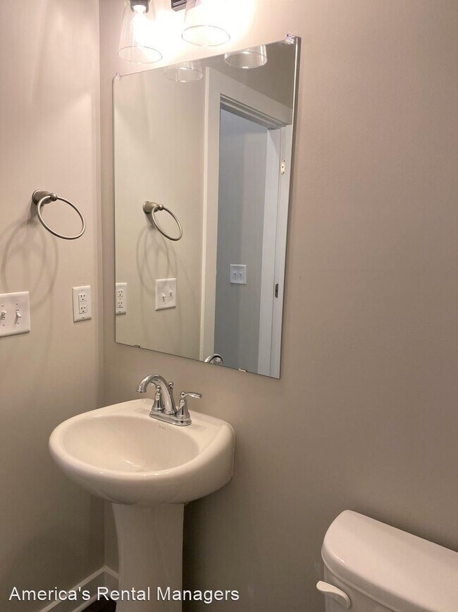Building Photo - 3 br, 2.5 bath House - 224 Creek Run Way