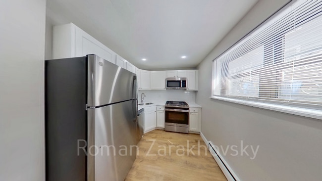 Building Photo - 39 Shepard St