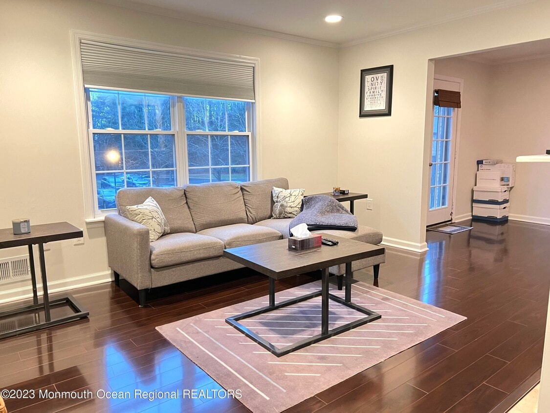 415 Wellington Pl, Matawan, NJ 07747 Condo for Rent in Matawan, NJ