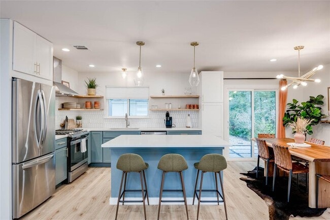 Foto del edificio - 2516 Friar Tuck Ln