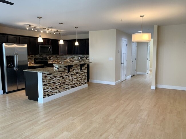 Building Photo - Spacious 3-Bed, 2.5-Bath Townhouse with Fenced Backyard!