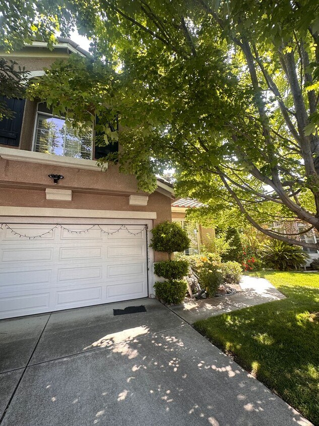Primary Photo - Home in Pleasanton Available!