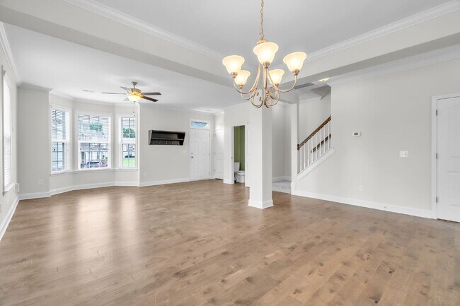 Foto del edificio - Luxury 3BR/2.5BA Townhome in Riverside Area with Modern Upgrades $1,850/mo rent