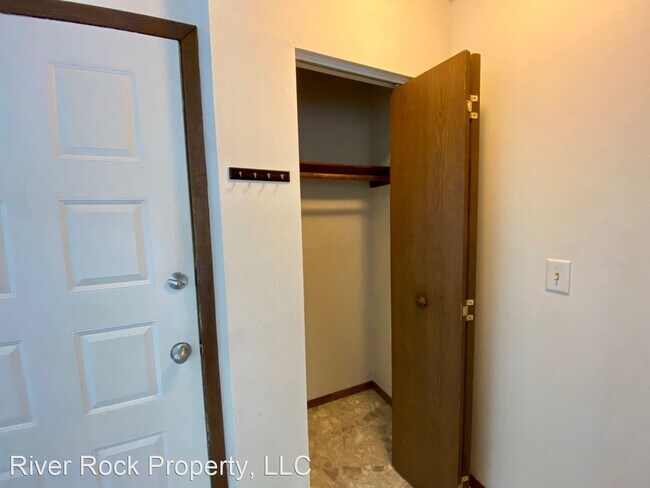 Foto del edificio - 3 br, 1 bath House - 214 5th St NW