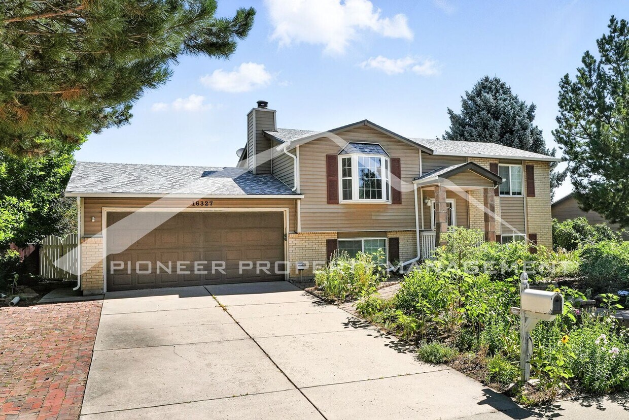 Spacious Home with Washer/Dryer and Centra... - Spacious Home with Washer/Dryer and Centra...