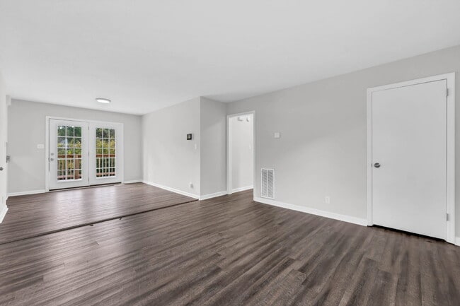 Building Photo - 3 Bedroom and 2 Bathroom with Finished Bas...