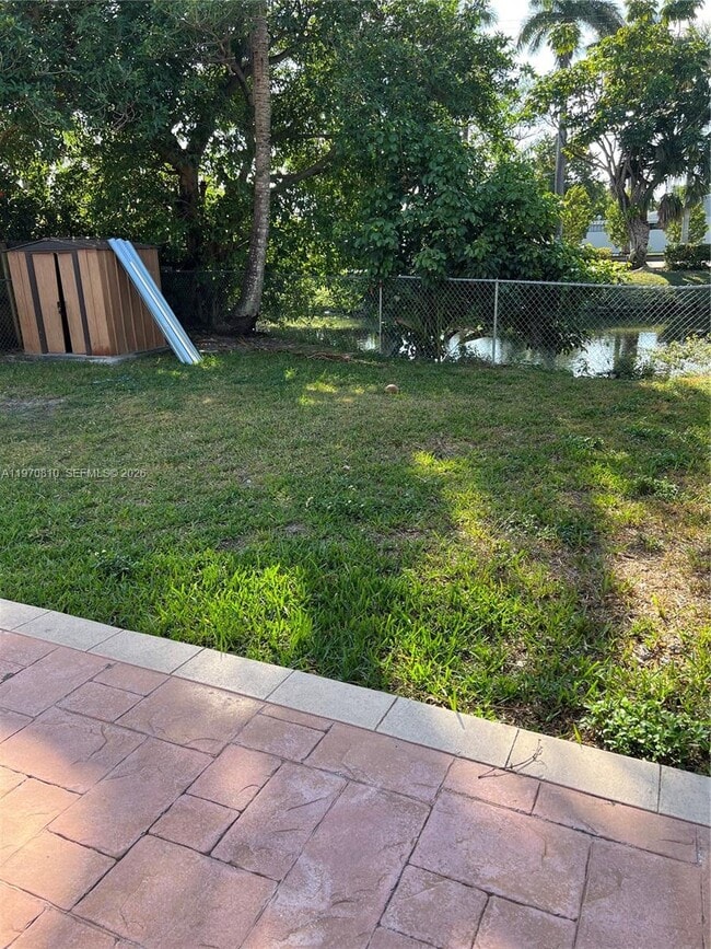 Foto del edificio - 158 SW 96th Ct