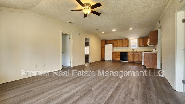 Foto del edificio - 941 Longs Peak St