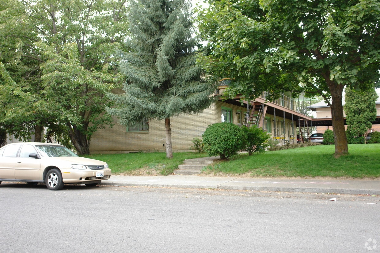 61196123 N Colton St, Spokane, WA 99208 Apartments in Spokane, WA