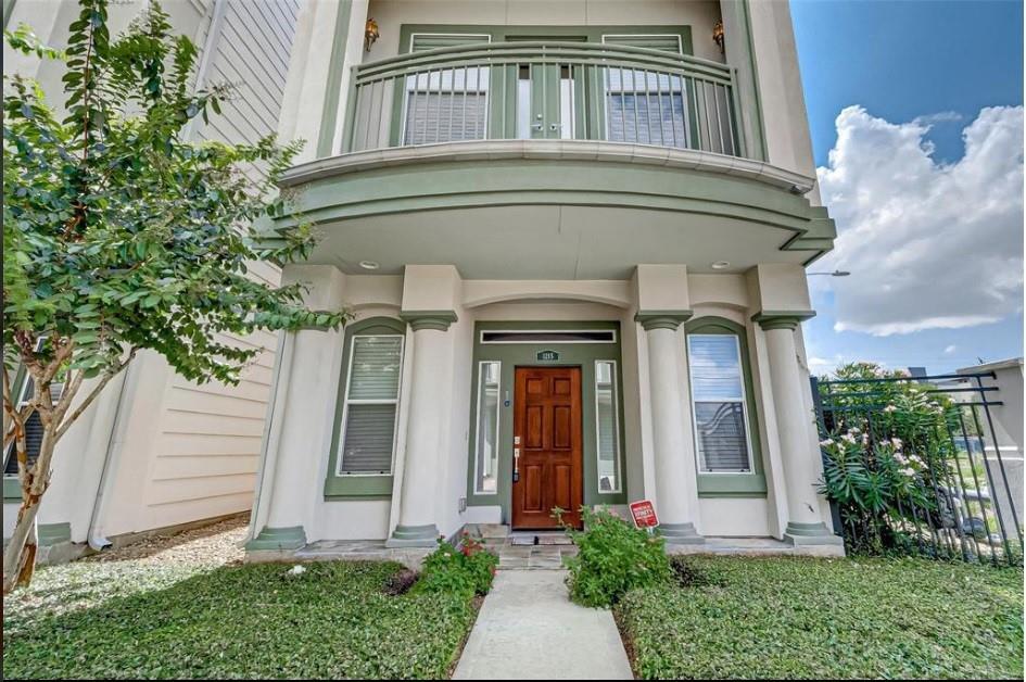 Primary Photo - 1215 Wentworth St