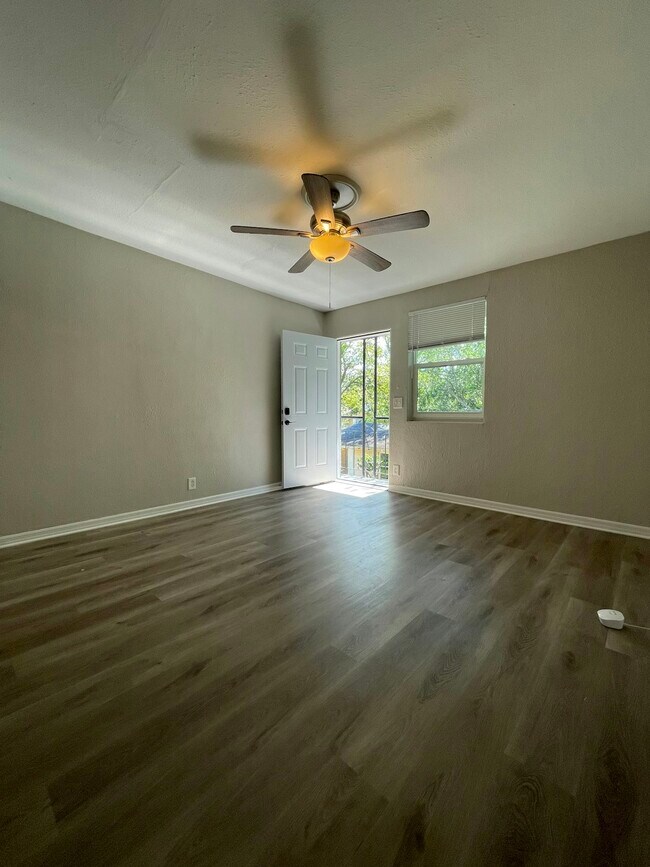 Foto del edificio - 1575 W 19th St