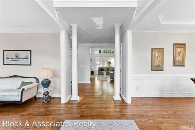 Building Photo - 5 br, 4.5 bath House - 2313 Narrawood St