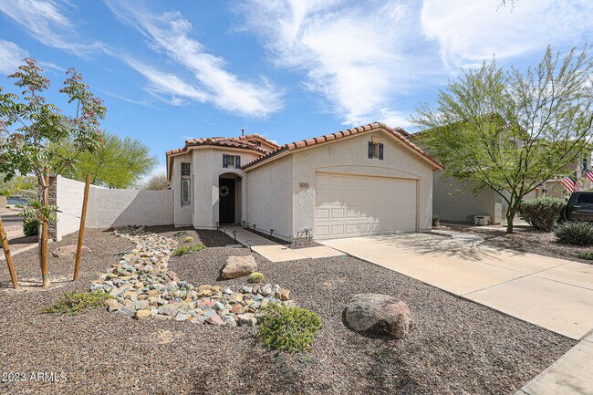 Building Photo - 4013 E Ironhorse Rd