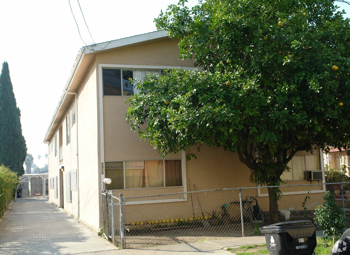 Primary Photo - 4316 Willow Brook Ave