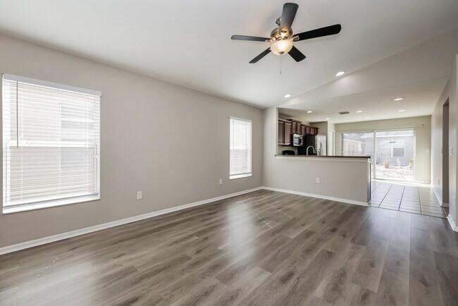 Foto del edificio - 809 College Chase Dr