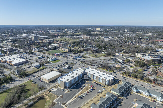 Foto aérea - Oaks Terrace Senior Housing