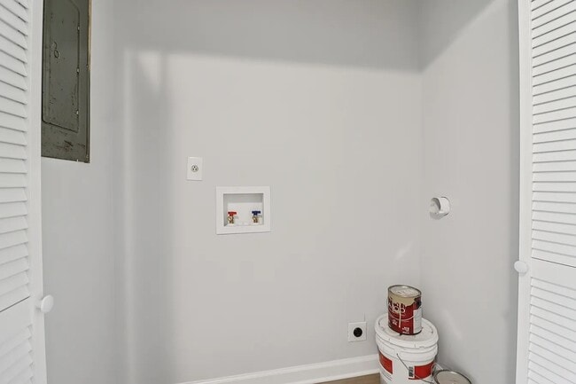 Laundry - 231 Brock Dr