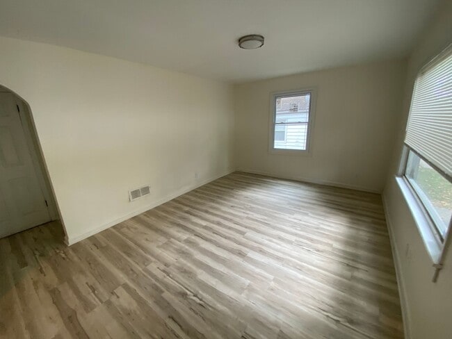 Building Photo - 10128 Winkler Dr