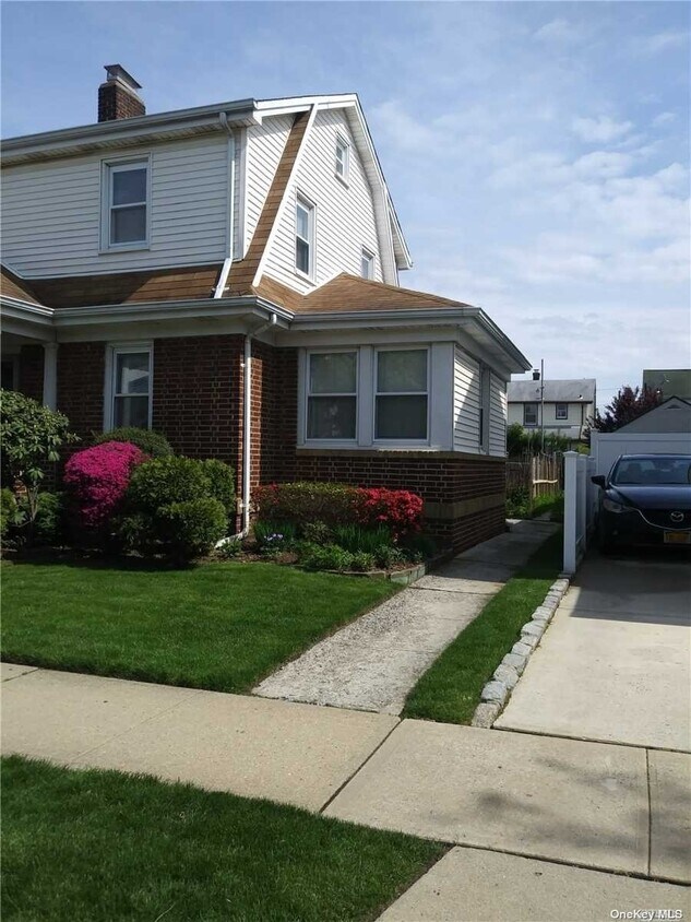 177 Lincoln Ave, Mineola, NY 11501 House Rental in Mineola, NY