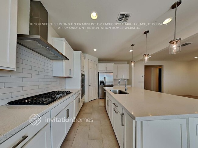 Foto del edificio - 18607 W Reade Ave