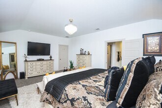 Building Photo - 7723 Golden Rubia Ln