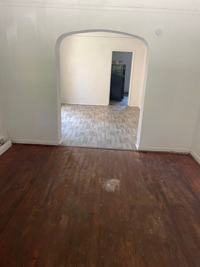 Foto del edificio - SPACIOUS FOUR BEDROOM HOUSE FOR RENT!