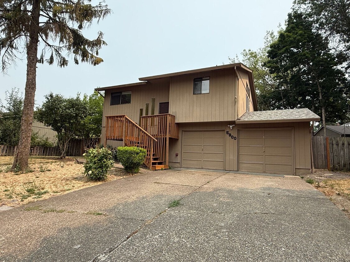 Photo - 5900 SW Elleson Terrace