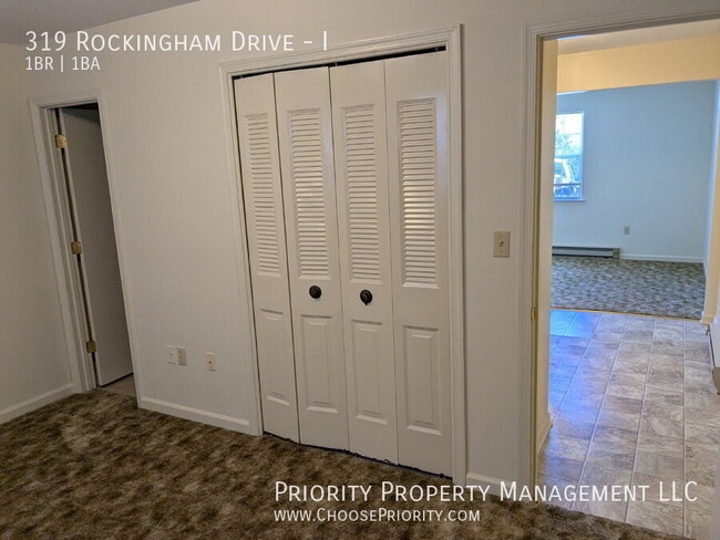Foto del edificio - 319 Rockingham Dr