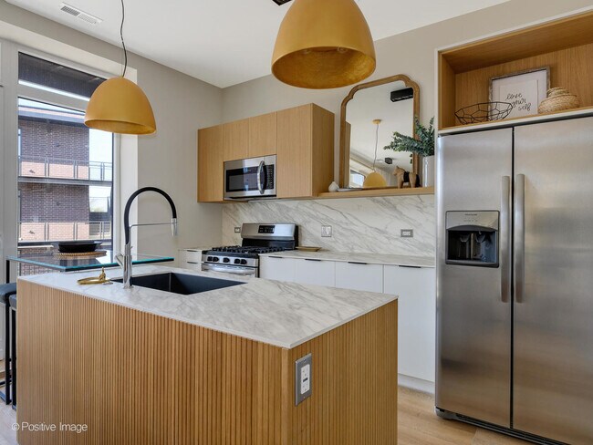 Foto del edificio - 8324 W Center Ave