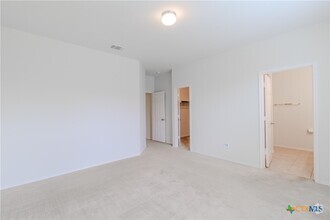 Building Photo - 462 Martha Dr