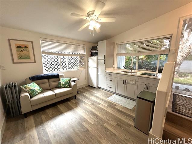 Building Photo - 621 Auwai St