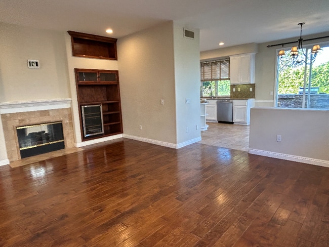 Foto del edificio - 2027 Warble Ct