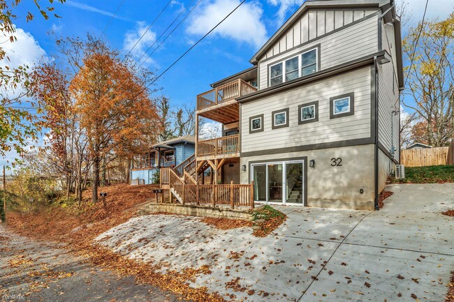 Foto del edificio - 5 br, 3.5 bath House - 32 Huntington Street