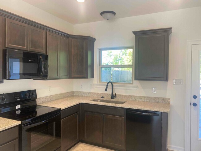 Foto del edificio - 44067 Parker Blvd