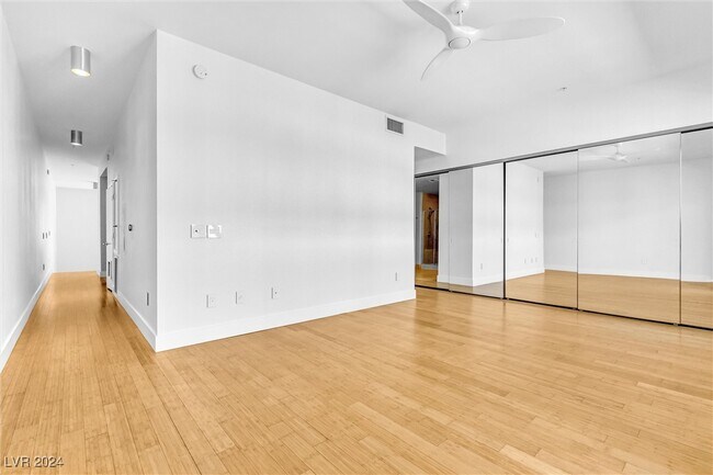 Building Photo - 2775 W Pebble Rd