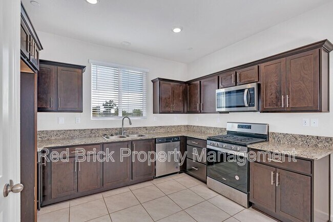 Foto del edificio - 393 Sullivan Dr