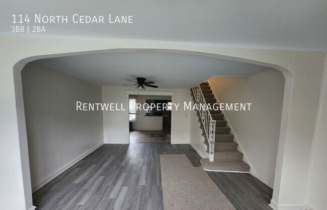 Foto del edificio - 114 N Cedar Ln