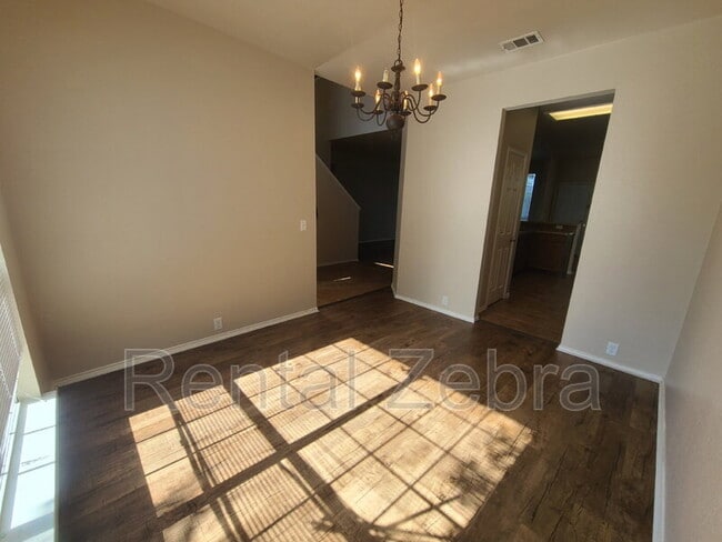 Foto del edificio - 8062 Raleigh Dr