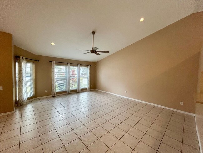 Building Photo - Beautiful 3/2 Lake Mary home