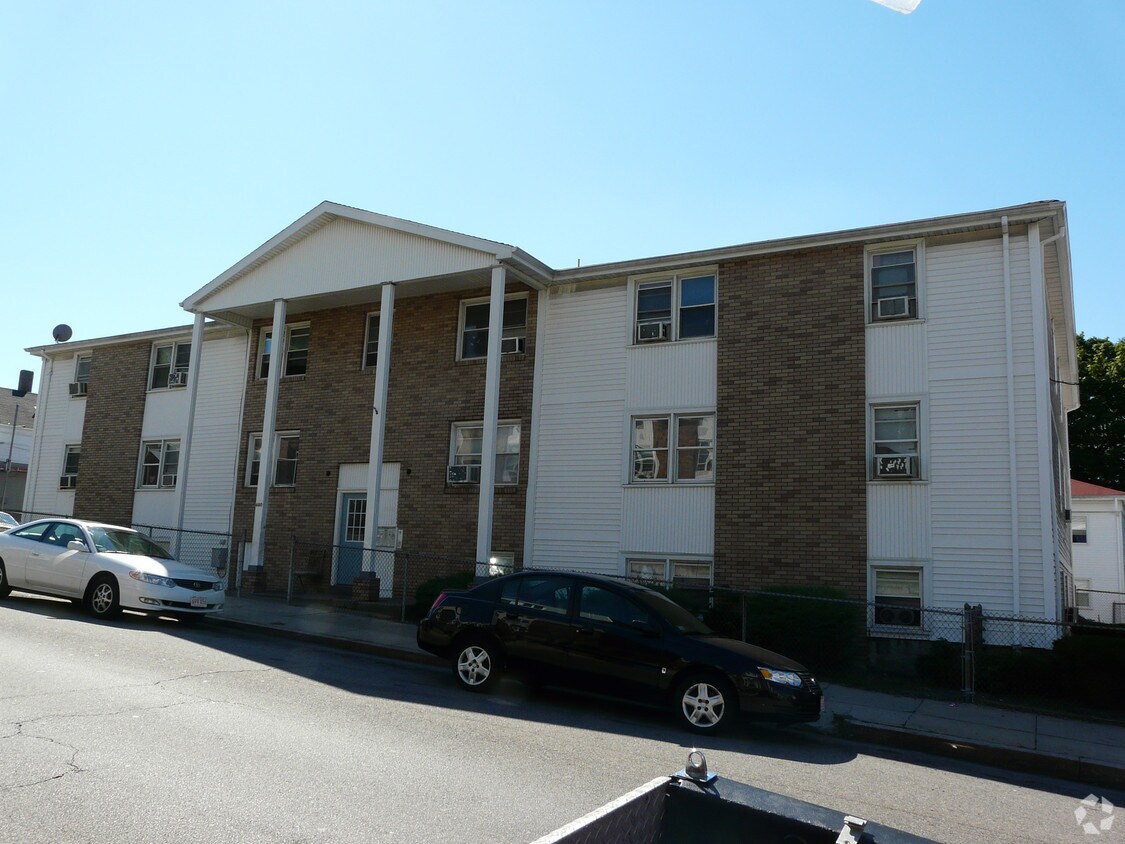 Building Photo - 680 N Main St