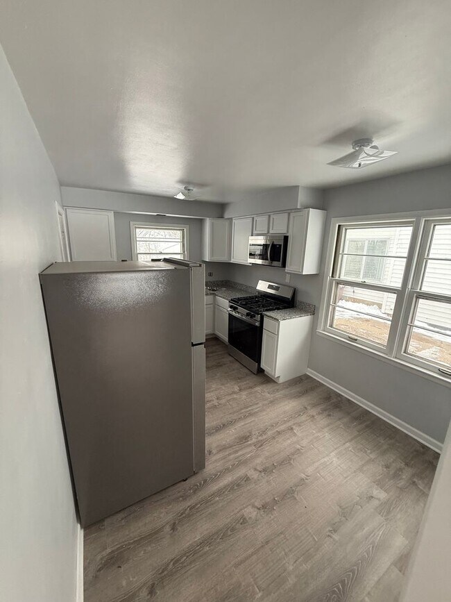 Foto del edificio - 4 Bedroom / 1 Bathroom House