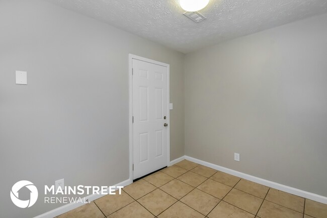 Building Photo - 2745 Sapphire St