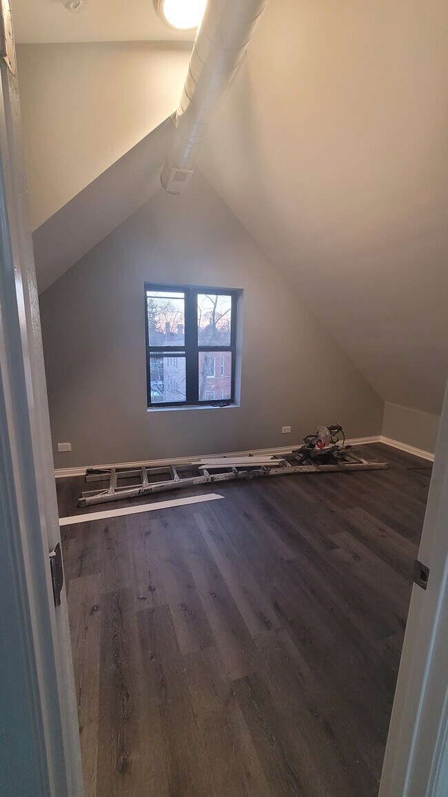 Foto del edificio - 3042 W Cullerton St