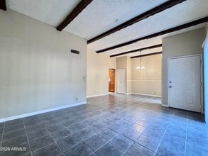 Building Photo - 606 S Evergreen Rd