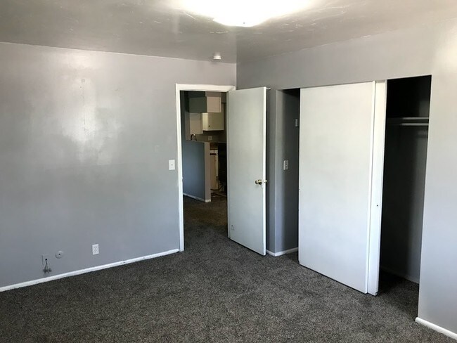Foto del edificio - Renovated 2 bed 1 bath in Salt Lake!!