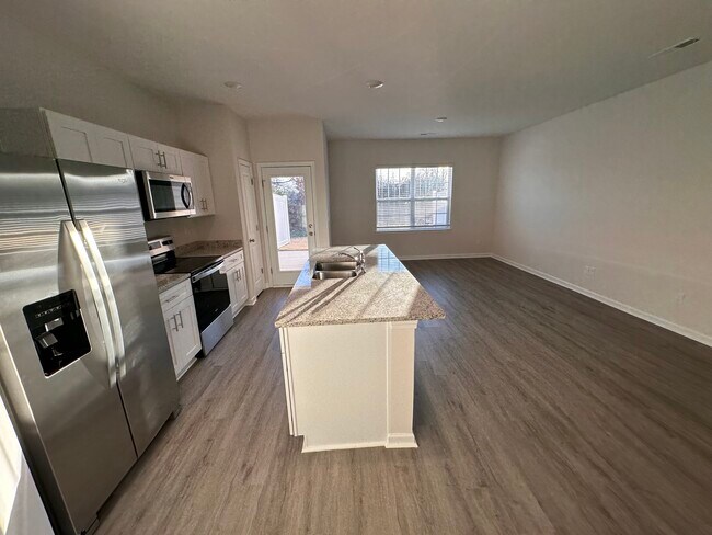 Building Photo - 5639 Carrington Court